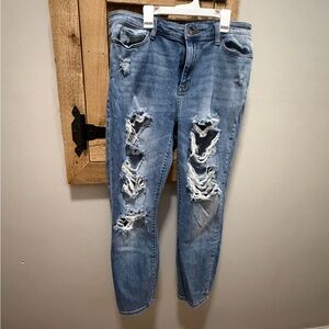 Judy Blue Light Blue Boyfriend Jeans